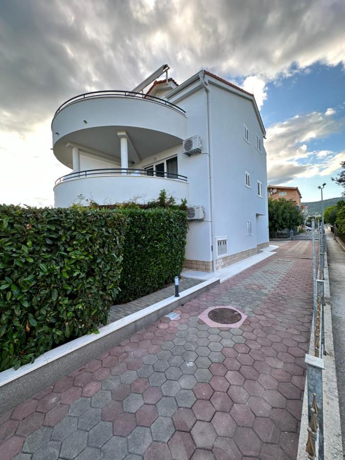 Apartments Villa Ohana Kastela Dış mekan fotoğraf