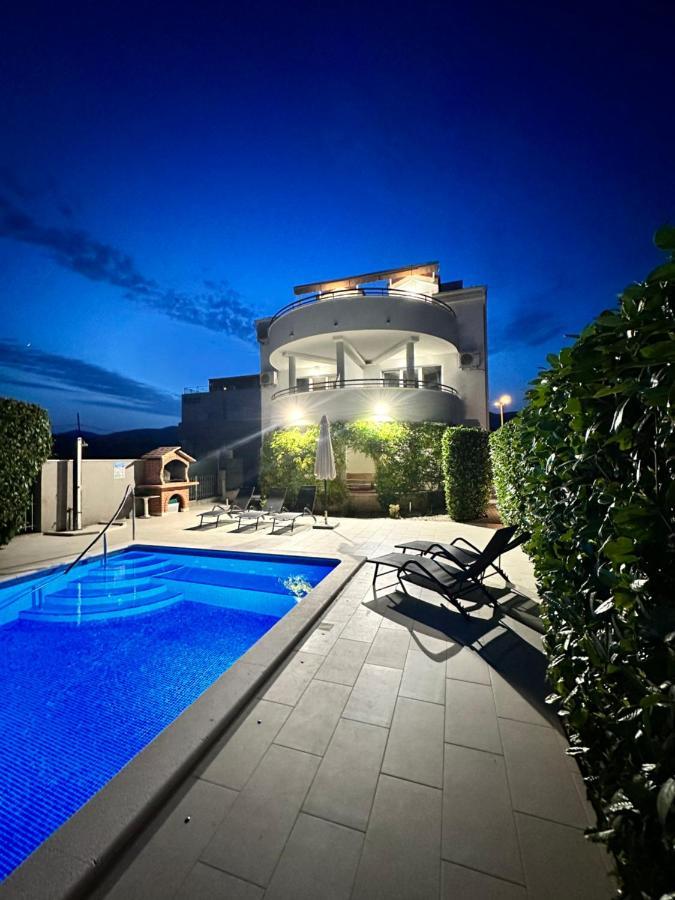 Apartments Villa Ohana Kastela Dış mekan fotoğraf